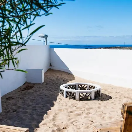 Διαμέρισμα House With Free Wi-Fi In A Shared Farm, Bbq, Community Pool In Tenerife Fasnia