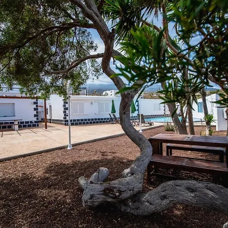 House With Free Wi-Fi In A Shared Farm, Bbq, Community Pool In Tenerife