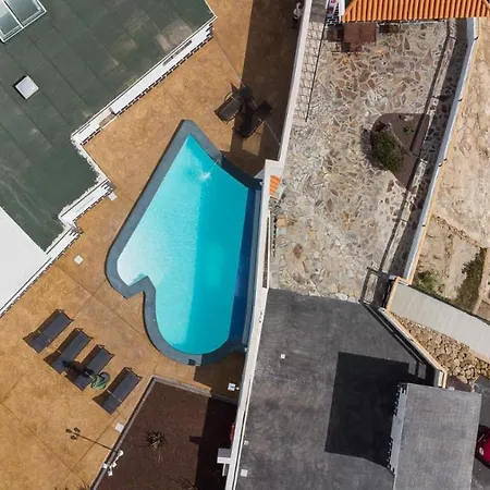 House With Free Wi-Fi In A Shared Farm, Bbq, Community Pool In Tenerife