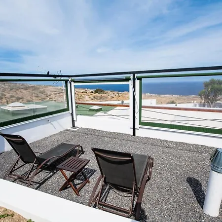 House With Free Wi-Fi In A Shared Farm, Bbq, Community Pool In Tenerife Διαμέρισμα Fasnia