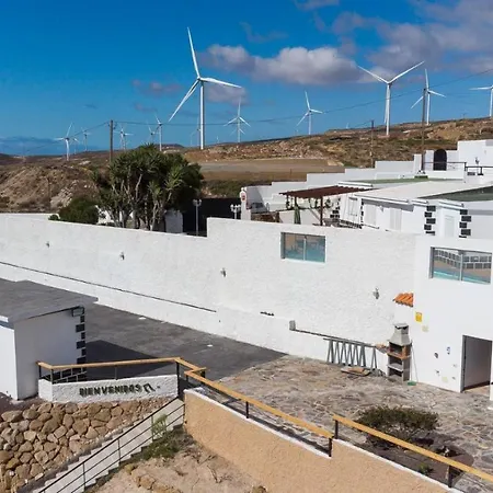House With Free Wi-Fi In A Shared Farm, Bbq, Community Pool In Tenerife *