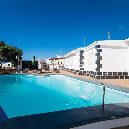 Διαμέρισμα House With Free Wi-Fi In A Shared Farm, Bbq, Community Pool In Tenerife *
