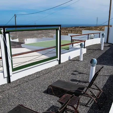 House With Free Wi-Fi In A Shared Farm, Bbq, Community Pool In Tenerife Fasnia